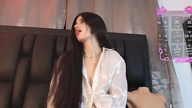 SaraRoy  online show from June 21, 3:31 am