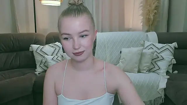 shy  lady online show from April 28, 11:26 am