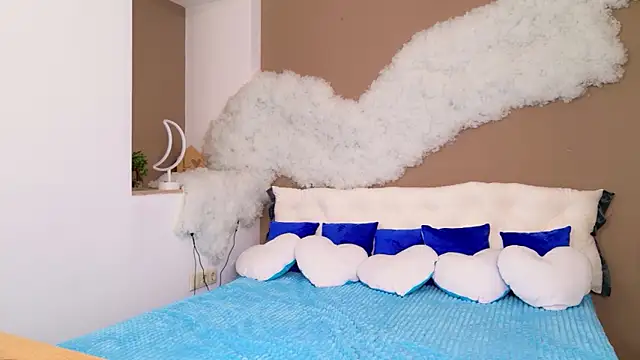 Snapshot of GloriNichols chatting on November 15, 6:22 am GloriNichols online show from November 15, 6:22 am