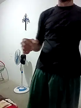 Snapshot of ale3J4a chatting on November 16, 6:41 am ale3J4a online show from November 16, 6:41 am