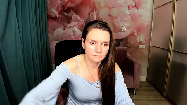 Snapshot of AriaGray chatting on November 13, 3:22 pm AriaGray online show from November 13, 3:22 pm