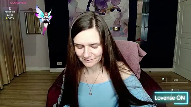 Snapshot of AriaGray chatting on December 1, 2:00 pm AriaGray online show from December 1, 2:00 pm