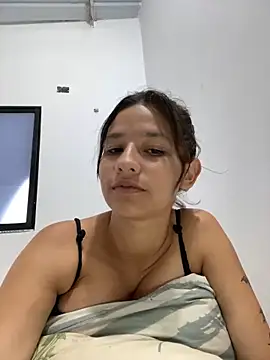 Snapshot of FerneyManti chatting on May 22, 2:12 pm FerneyManti online show from May 22, 2:12 pm