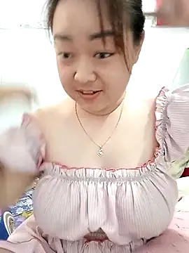 VyOanh2K online show from March 18, 7:52 am