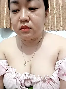 VyOanh2K online show from October 25, 1:51 pm