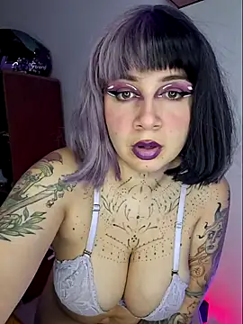 Snapshot of Aria_Bennett21 chatting on January 12, 12:07 am Aria Bennett21 online show from January 12, 12:07 am