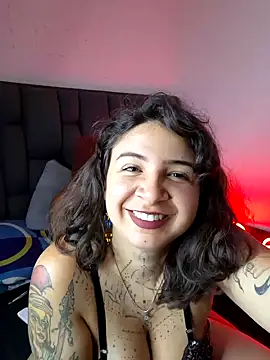 Snapshot of Aria_Bennett21 chatting on February 9, 2:38 am Aria Bennett21 online show from February 9, 2:38 am