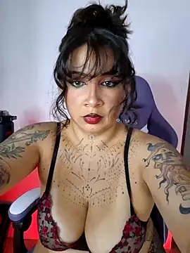 Snapshot of Aria_Bennett21 chatting on March 21, 2:28 am Aria Bennett21 online show from March 21, 2:28 am