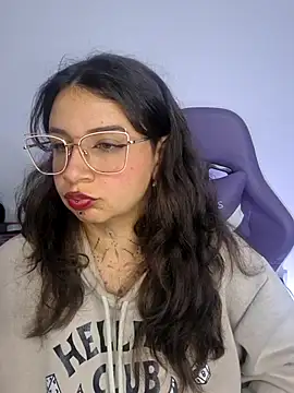 Snapshot of Aria_Bennett21 chatting on February 8, 2:48 am Aria Bennett21 online show from February 8, 2:48 am