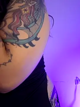 Snapshot of Aria_Bennett21 chatting on March 16, 5:44 am Aria Bennett21 online show from March 16, 5:44 am