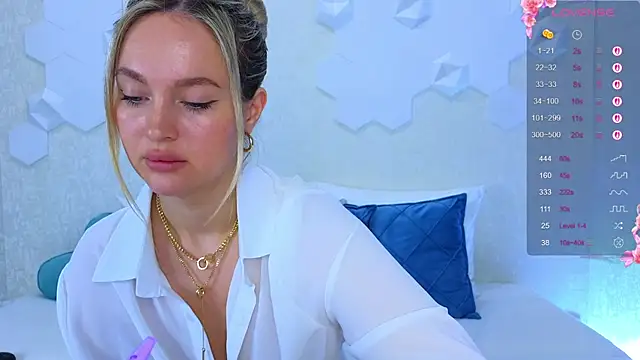 Lynna Sparks online show from October 10, 2:43 am