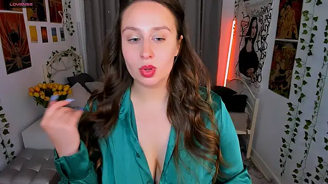 Snapshot of Lattea chatting on October 4, 9:13 pm Lattea online show from October 4, 9:13 pm