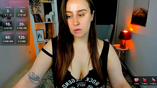 Snapshot of Lattea chatting on October 18, 4:19 pm Lattea online show from October 18, 4:19 pm