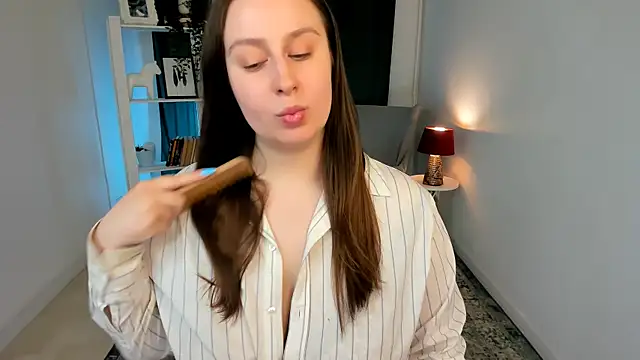 Snapshot of Lattea chatting on July 9, 9:52 pm Lattea online show from July 9, 9:52 pm