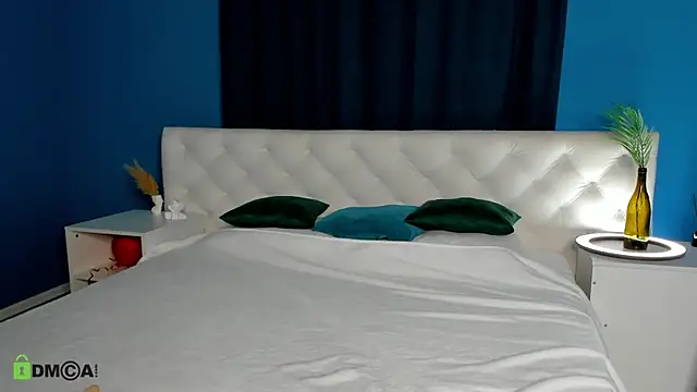 Eva  Lewis online show from November 30, 1:09 am