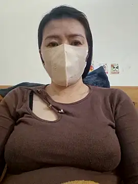 Snapshot of Susu204 chatting on December 16, 1:32 pm Susu204 online show from December 16, 1:32 pm