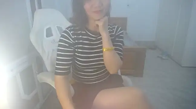 Snapshot of Susu204 chatting on March 2, 5:23 am Susu204 online show from March 2, 5:23 am