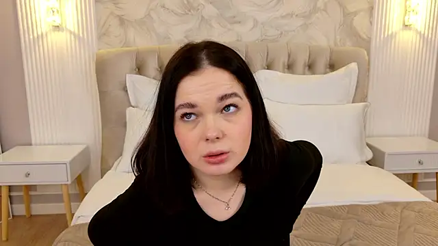 Snapshot of DeniseReese chatting on February 12, 9:10 am DeniseReese online show from February 12, 9:10 am