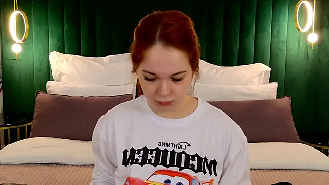 DeniseReese online show from March 5, 2:40 am