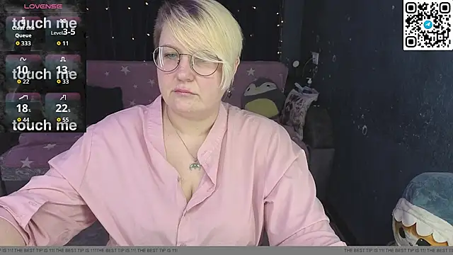 CuteHanna online show from May 27, 7:11 pm