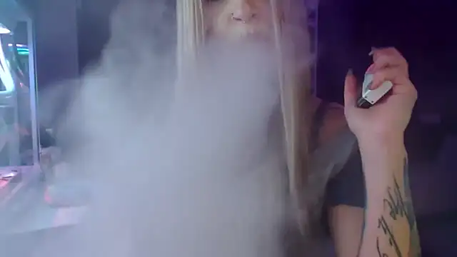 Snapshot of InesGold chatting on March 20, 6:20 pm InesGold online show from March 20, 6:20 pm