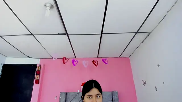LaylaHolmes online show from May 2, 12:10 pm