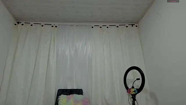 Abbyjonhson   online show from July 27, 6:15 pm