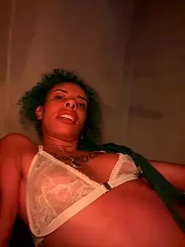 Snapshot of sammoura01 chatting on November 27, 1:40 am sammoura01 online show from November 27, 1:40 am