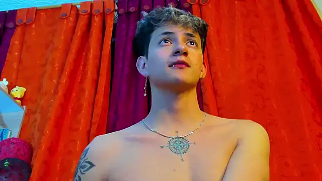 GabyThoms online show from March 18, 8:04 pm