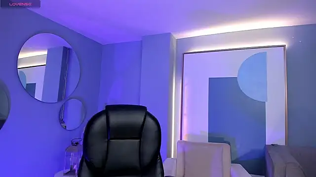 Snapshot of HannahJamesX chatting on June 19, 12:42 pm HannahJamesX online show from June 19, 12:42 pm