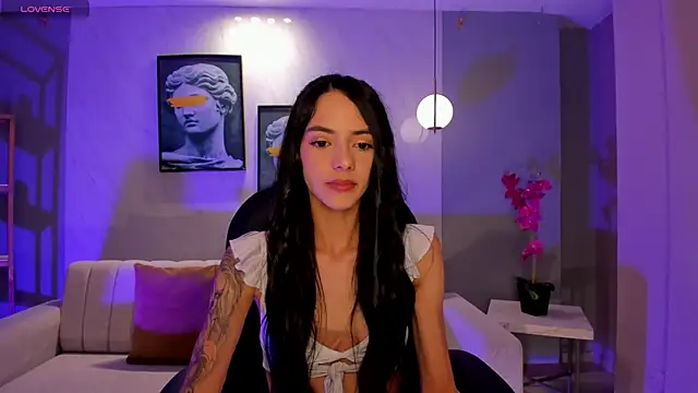 Snapshot of HannahJamesX chatting on July 10, 12:19 pm HannahJamesX online show from July 10, 12:19 pm