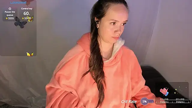 Snapshot of milysauria1 chatting on January 18, 12:04 pm milysauria1 online show from January 18, 12:04 pm