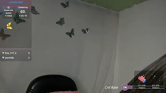 Snapshot of milysauria1 chatting on February 26, 9:10 am milysauria1 online show from February 26, 9:10 am