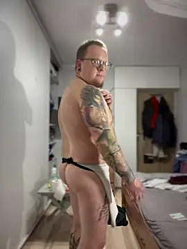 PierreNaked89 online show from December 15, 10:04 pm