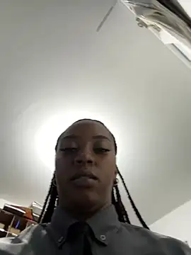 Snapshot of CiaraEbony chatting on May 9, 12:38 am CiaraEbony online show from May 9, 12:38 am