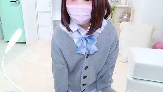 Snapshot of x-naru-x chatting on December 15, 4:59 pm x-naru-x online show from December 15, 4:59 pm