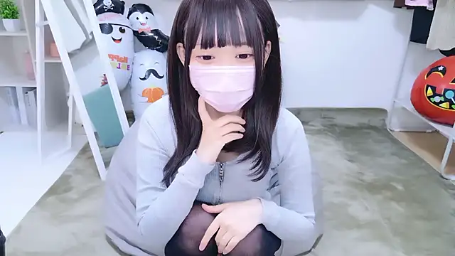 Snapshot of x-naru-x chatting on October 28, 2:09 pm x-naru-x online show from October 28, 2:09 pm