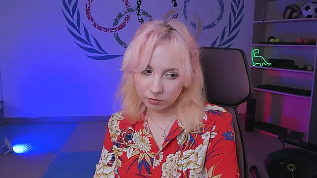 Snapshot of JasmineMilko chatting on February 6, 11:32 am JasmineMilko online show from February 6, 11:32 am