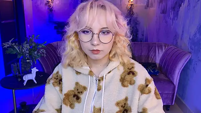 Snapshot of JasmineMilko chatting on February 18, 5:09 am JasmineMilko online show from February 18, 5:09 am