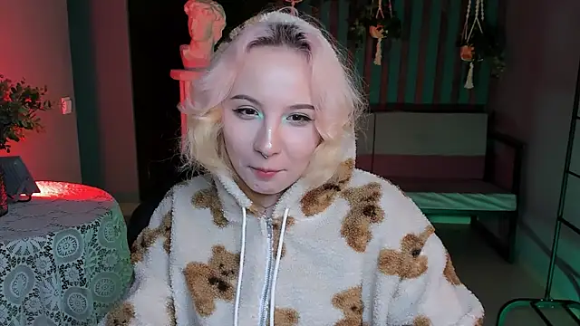 Snapshot of JasmineMilko chatting on March 5, 11:28 am JasmineMilko online show from March 5, 11:28 am