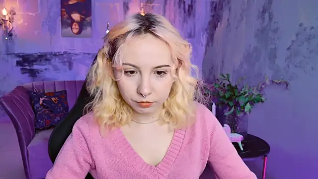 Snapshot of JasmineMilko chatting on March 6, 5:03 am JasmineMilko online show from March 6, 5:03 am