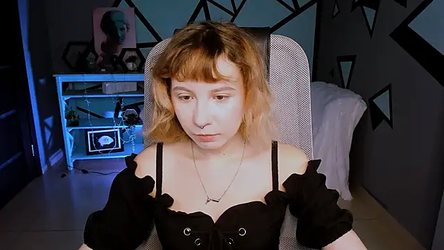 Snapshot of JasmineMilko chatting on October 9, 5:05 am JasmineMilko online show from October 9, 5:05 am