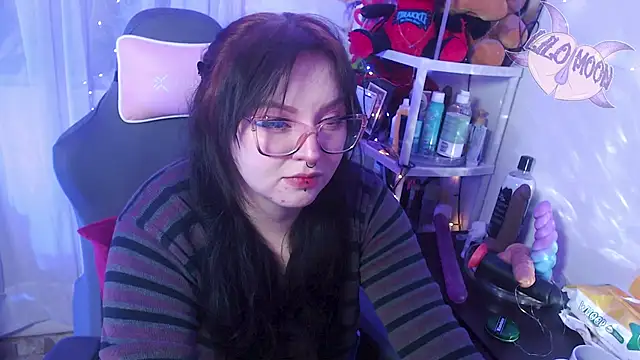 LiloMoon69 online show from March 19, 3:20 am