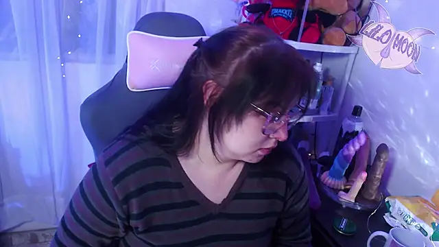 LiloMoon69 online show from March 19, 6:24 am