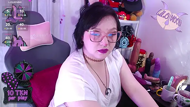 LiloMoon69 online show from November 17, 2:56 pm