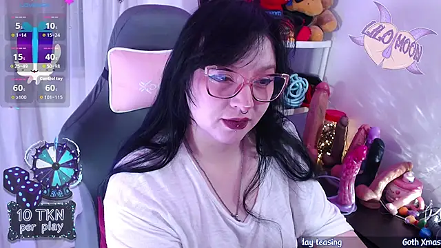 LiloMoon69 online show from December 19, 2:13 pm