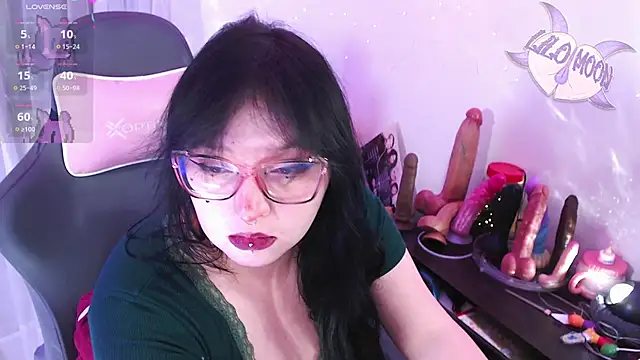 LiloMoon69 online show from May 4, 8:10 am