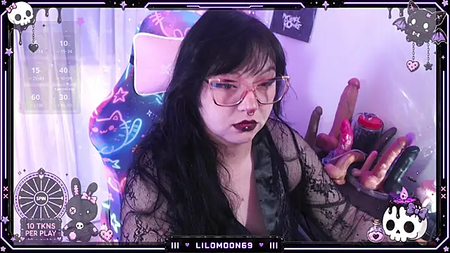 Snapshot of LiloMoon69 chatting on July 7, 6:47 am LiloMoon69 online show from July 7, 6:47 am