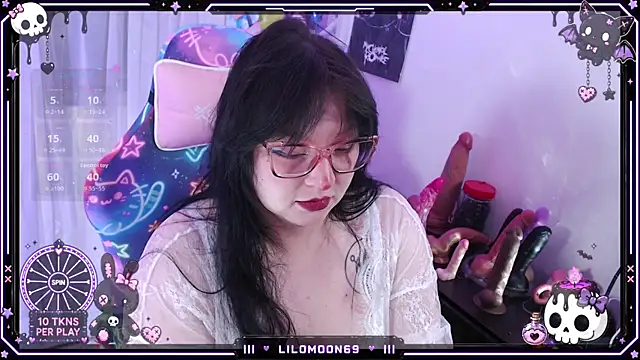 Snapshot of LiloMoon69 chatting on July 23, 7:28 am LiloMoon69 online show from July 23, 7:28 am