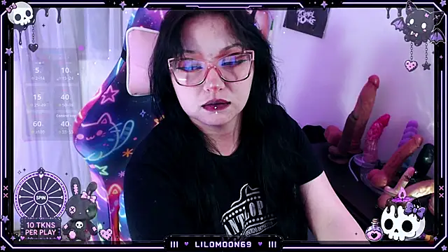 Snapshot of LiloMoon69 chatting on July 30, 9:41 am LiloMoon69 online show from July 30, 9:41 am